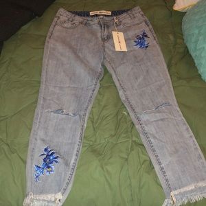 Cropped jeans blue flower embroidered